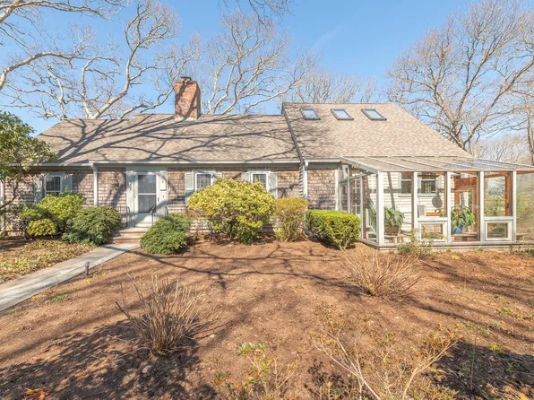 72 Loop Road, Falmouth, MA 02540