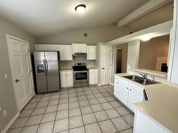 5th image of 3294 Majestic Oak Dr