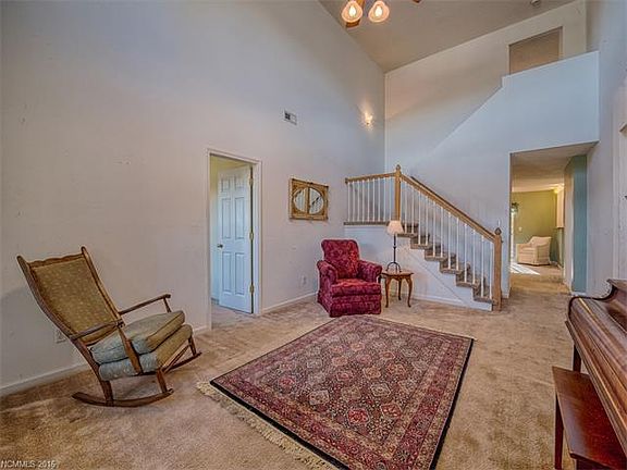3rd image of 30 Tara Nova Dr