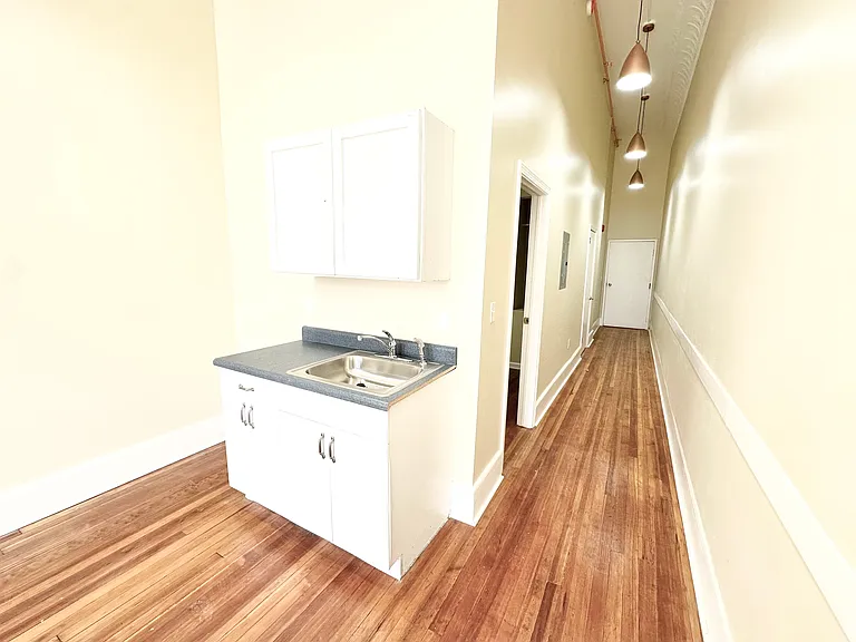 105 Bank St #4A — Photo 2