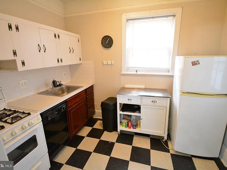 235 W Rittenhouse St #1B — Photo 5