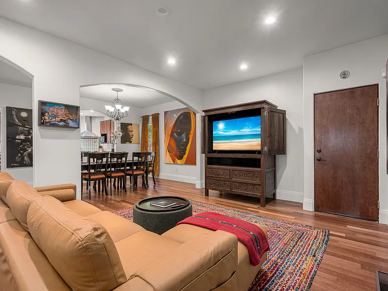 8302 S Sepulveda Blvd — Photo 76