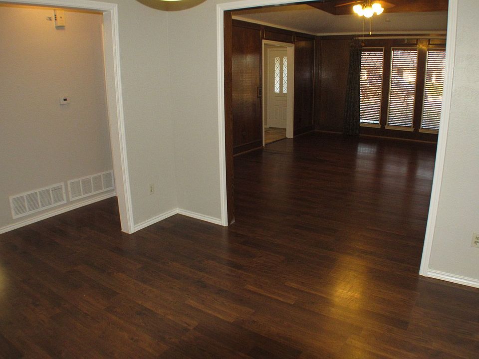 1st image of 2106 Teakwood Ln