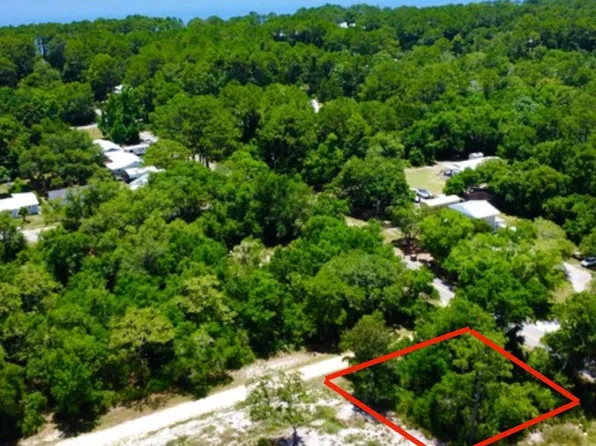 2515 Oleander Ter, Lanark Village, FL 32323