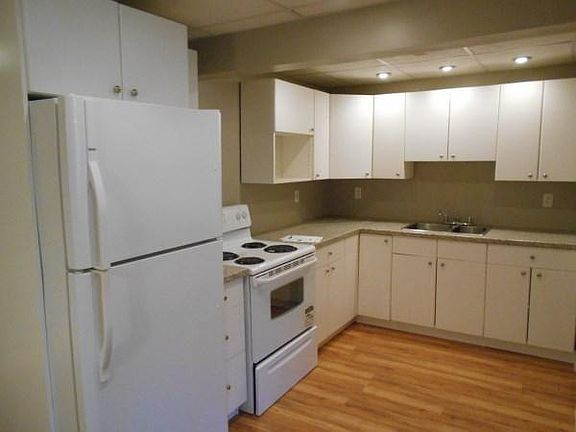 2nd image of Basement 29a Ave #2349