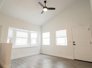 2585 Warbler Ave #C, Ventura, CA 93003
