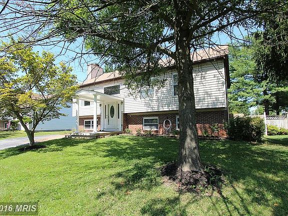 2nd image of 18912 McFarlin Dr
