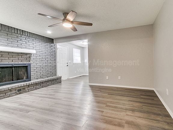 5th image of 606 Elmwood Dr