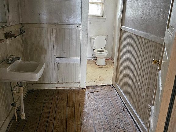5th image of 512 Dobbs Street