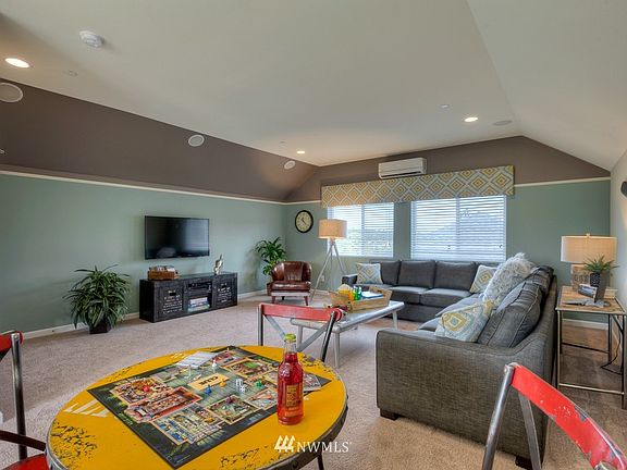 4th image of 6619 Svea Court NE #1058