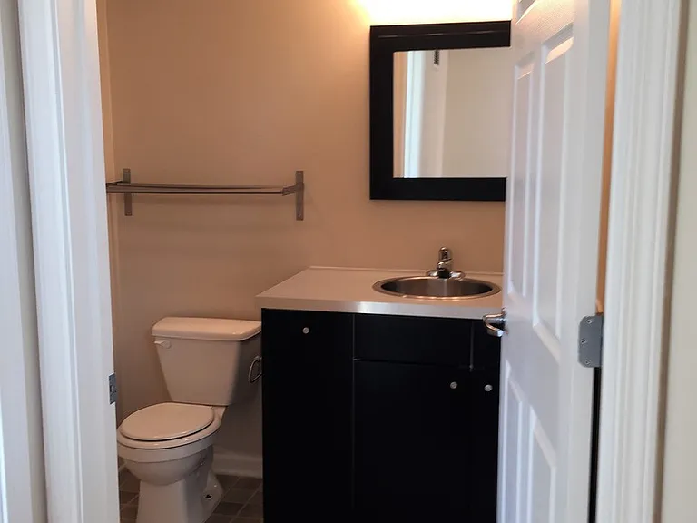 Tenth & College Village Apartments — Photo 35