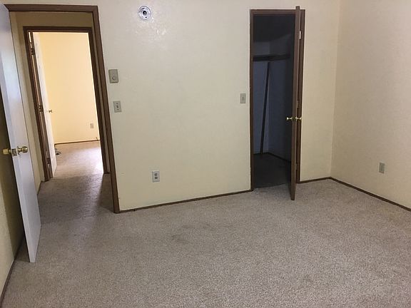 Master BR, walk in closet