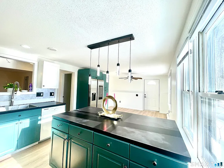 112 Woodbine St #1 — Photo 6