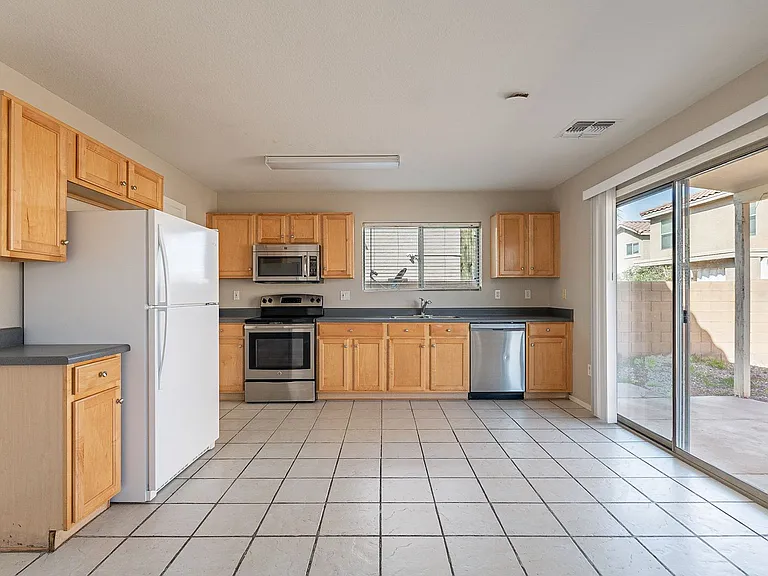 2420 E Gleneagle Dr — Photo 11