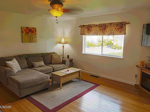 5th image of 717 Lassen Way