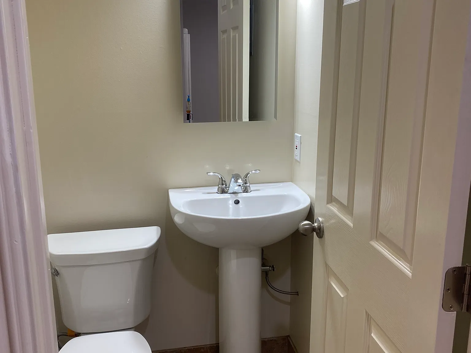 2 bed, 1.5 bath, 1100 sqft, $3,400 — Photo 4
