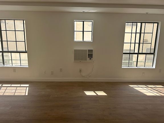 2nd image of 1526 S Bedford St APT 103