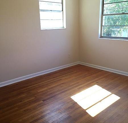 4th image of 1531 Louisiana St