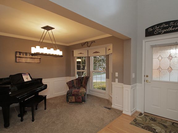3rd image of 1072 Rivermeade Dr