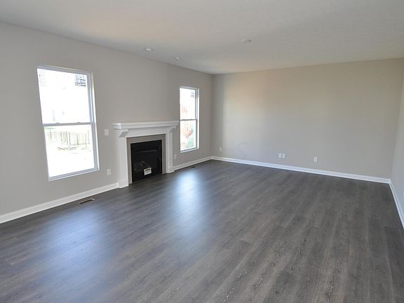 2nd image of 155 Alderwood Cir N #97