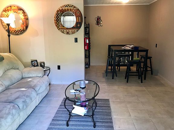 4th image of 830 N Temple Ave APT 4