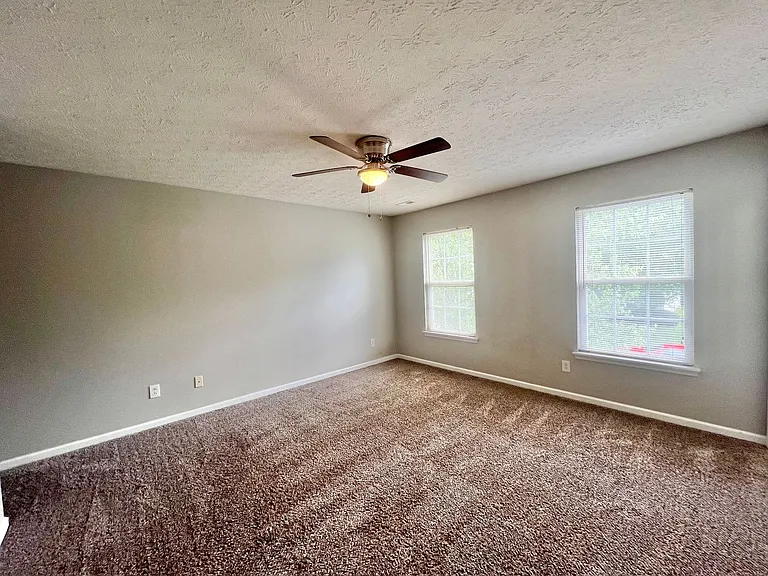2019 Spring Creek Dr — Photo 16