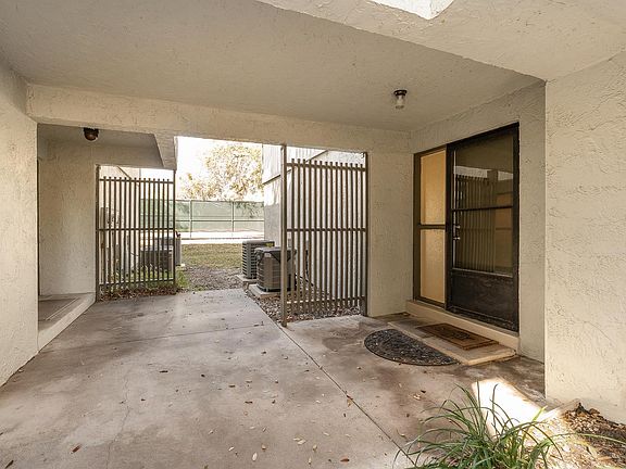 2nd image of 5 Andalusia Ct
