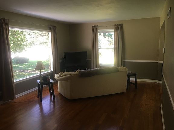 4th image of 3543 E Jackson Blvd