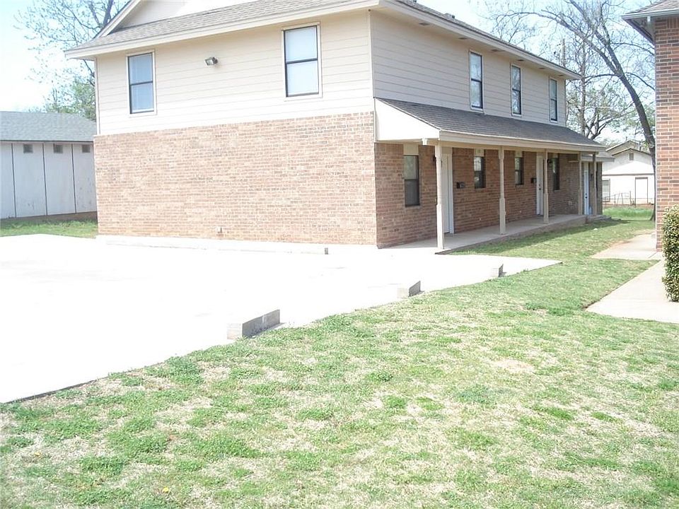 2nd image of 457 N Blackwelder Ave