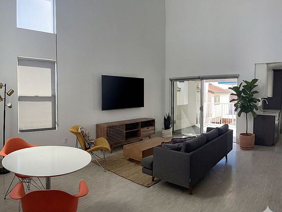 3rd image of 3077 N Park Way APT 205
