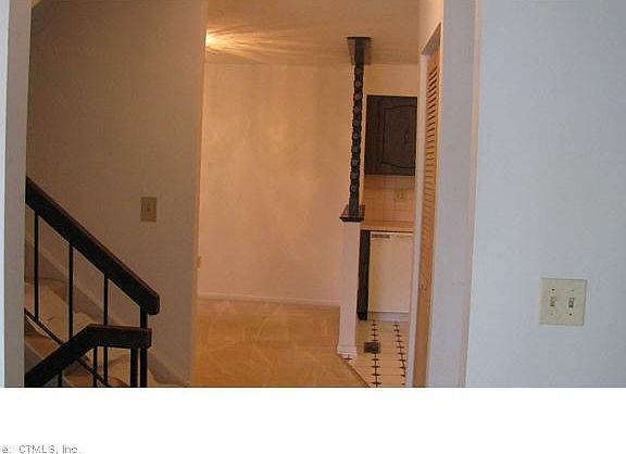 2nd image of 59 Peddlars Dr