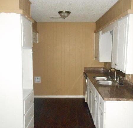 4th image of 925 Kelley Dr