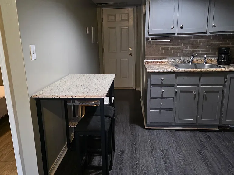 1060 Saint Alban Ave #C — Photo 16