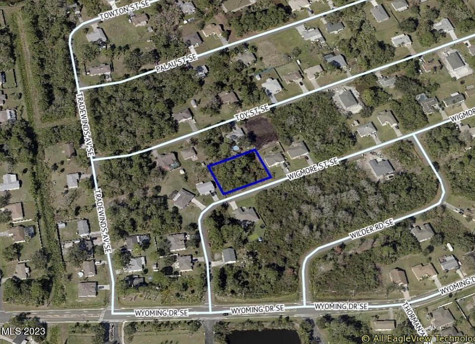 2nd image of 1385 Wigmore St SE