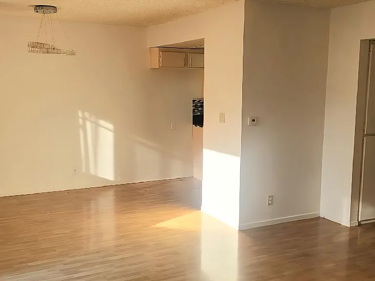 330 E Cypress St #208 — Photo 3