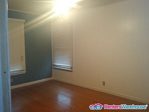 5th image of 3351 Kingsbury Ave
