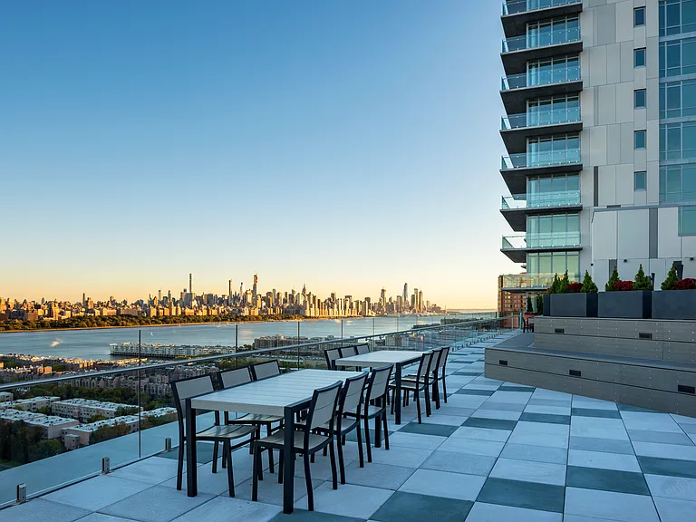 One Park Condos — Photo 9