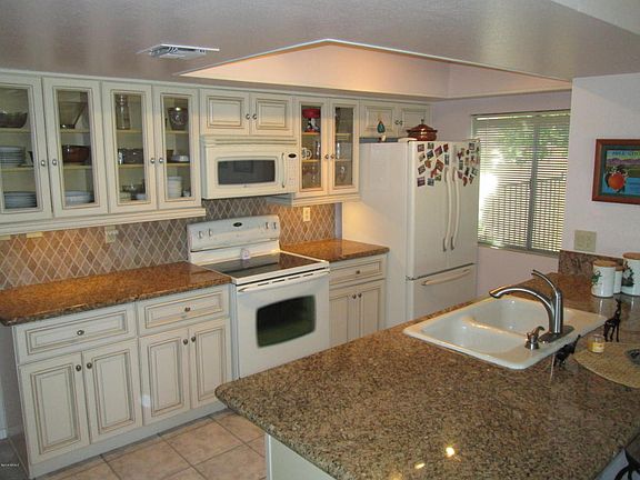 3rd image of 11028 S Shoshoni Dr