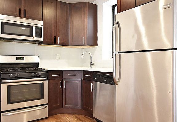 3rd image of 236 W 122nd St #B4