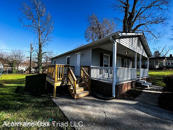 5th image of 414 Boyd St