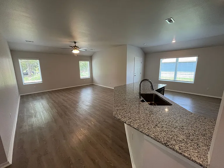 2620 Chittick St — Photo 5