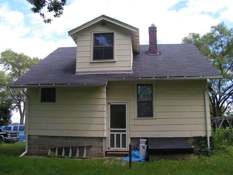 NEEDS TLC