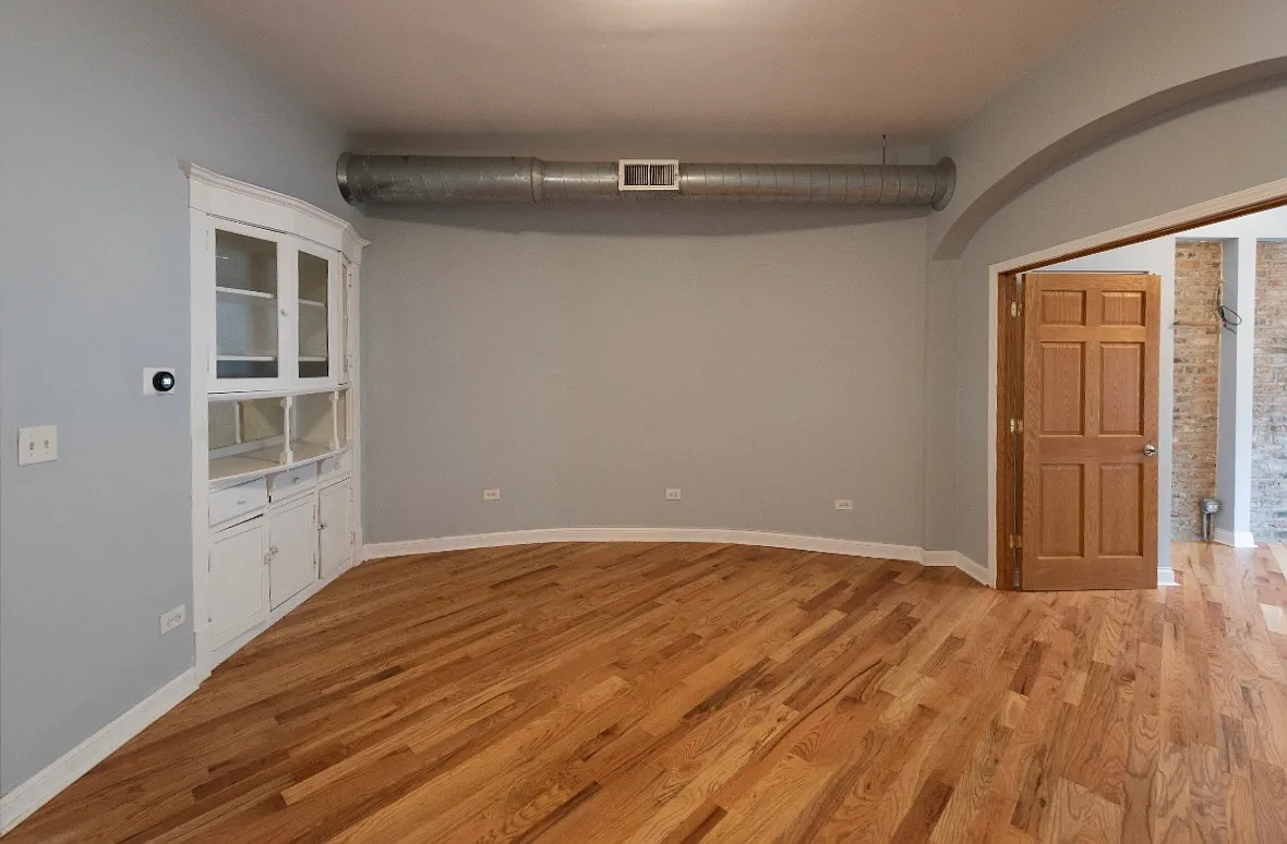4 bed, 2200 sqft, $4,750 — Photo 3