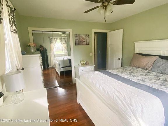 5th image of 3407 Keswick Dr NE