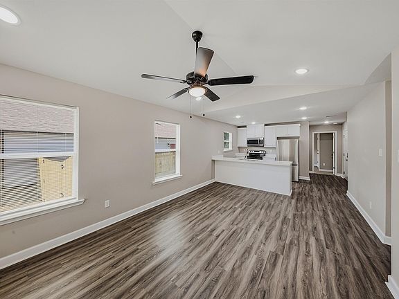 3rd image of 1314 W 20th St