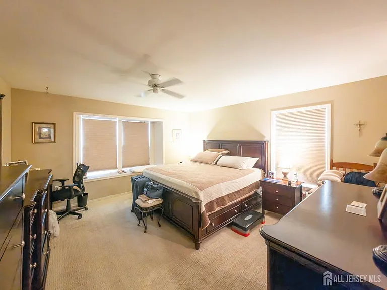 6 Patrick Henry Ct — Photo 16