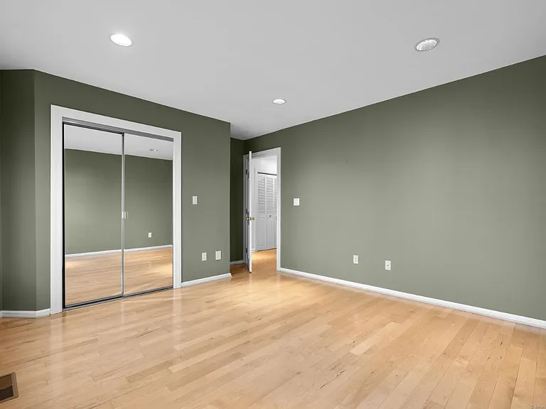 869 Orange St #7W — Photo 6