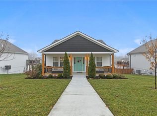 8459 Ottawa St, De Soto, KS 66018