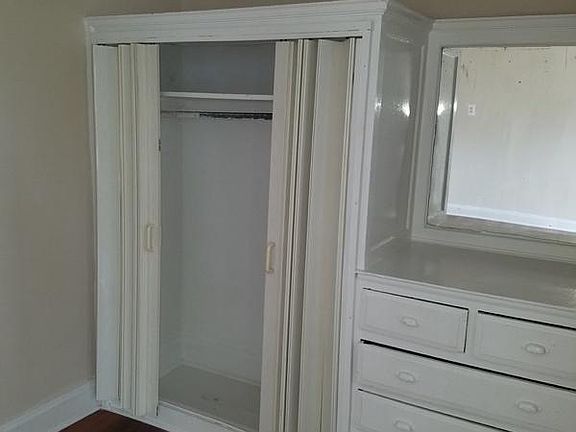 2nd image of 4866 N Magnolia Ave #103STU