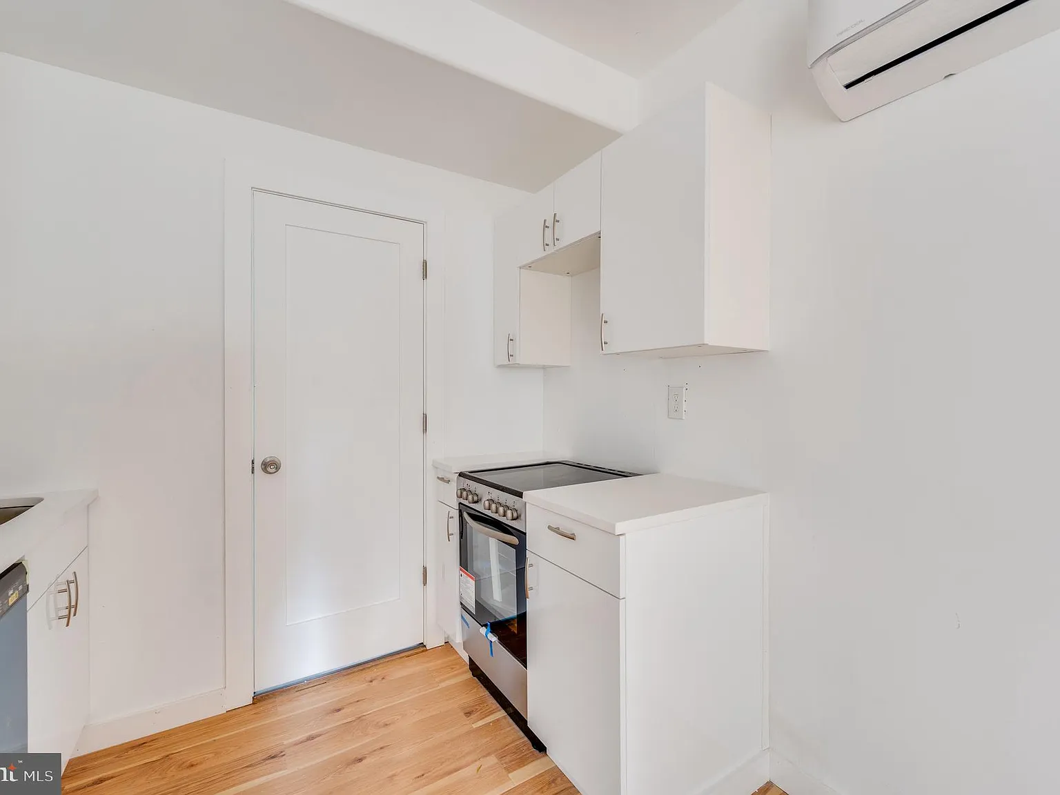 1 bed, 2139 sqft, $875 — Photo 3